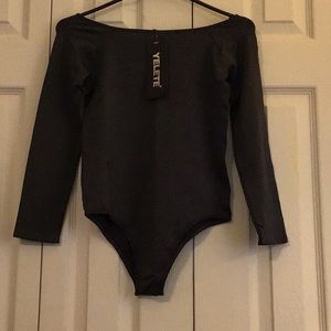 YELETE women’s long-sleeve off shoulder bodysuit, charcoal ( one size )